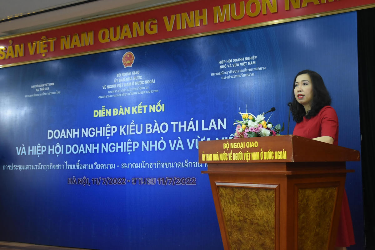 Bà Lê Thị Thu Hằng, Trợ lý Bộ trưởng, Vụ trưởng Vụ Thông tin báo chí, phát biểu tại diễn đàn 