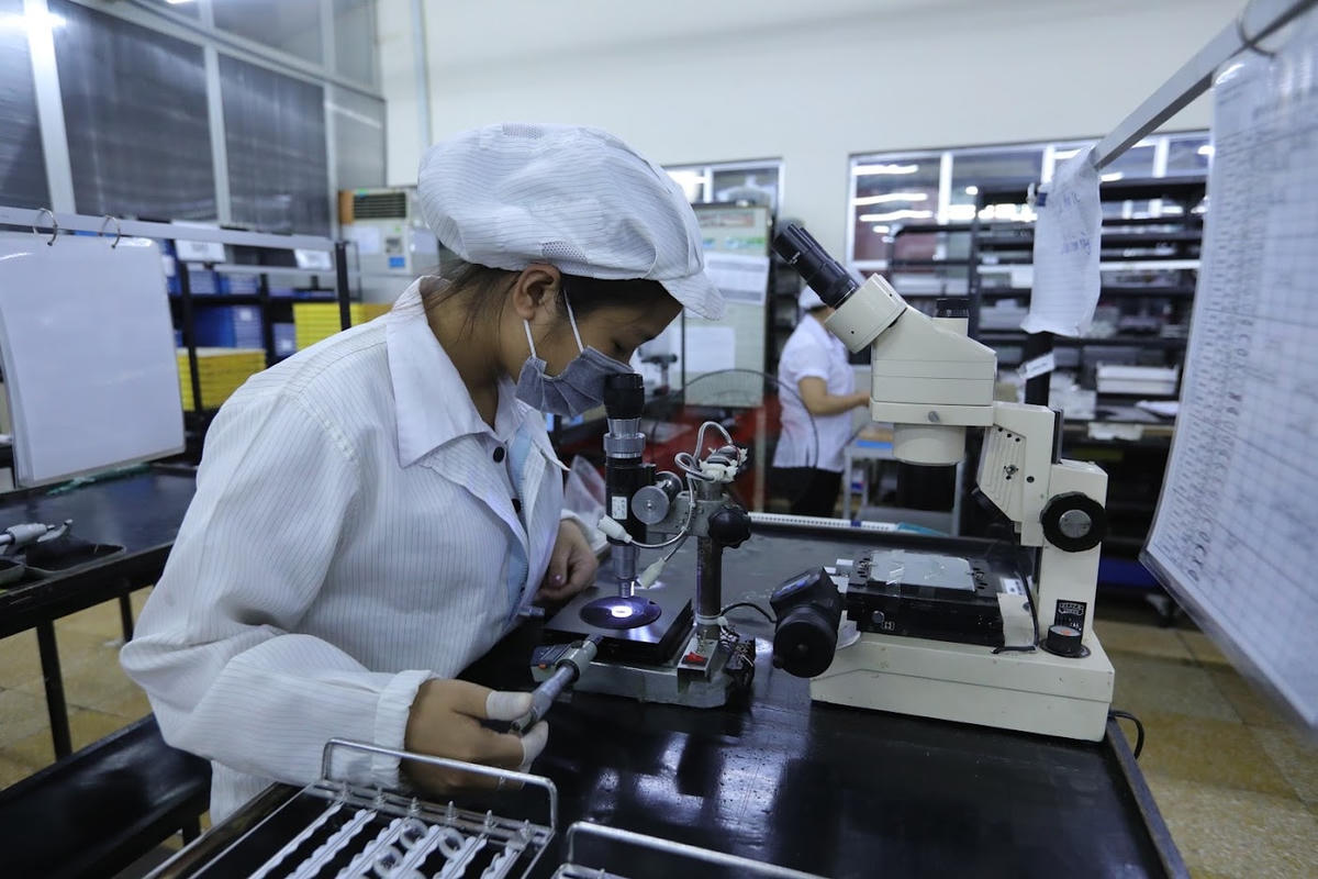 Chuẩn bị tốt nguồn nhân lực có trình độ phục vụ cho nhu cầu ngày càng cao của các doanh nghiệp FDI khi đầu tư vào Việt Nam. Ảnh: Quang Vinh.