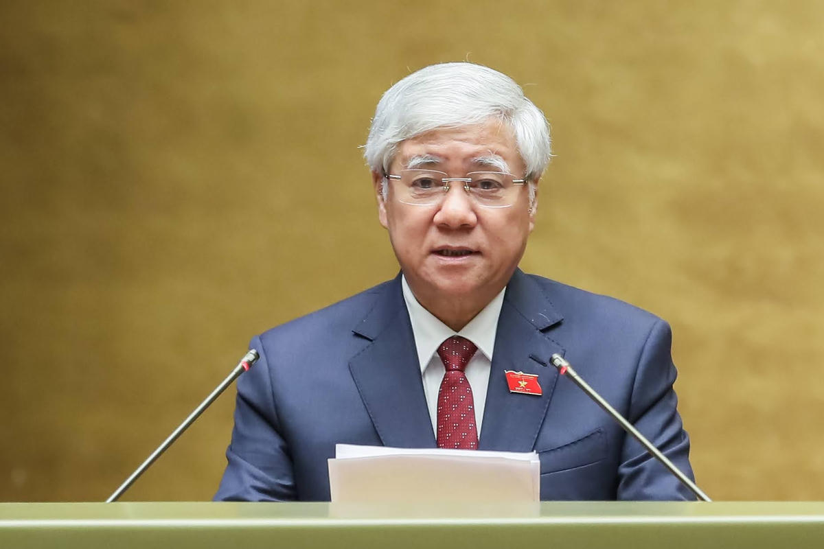 Bí thư Trung ương Đảng, Chủ tịch UBT Ư MTTQ Việt Nam Đỗ Văn Chiến trình bày Tổng hợp ý kiến, kiến nghị của cử tri và Nhân dân tại Kỳ họp thứ sáu, Quốc hội khóa XV. Ảnh: Quang Vinh.