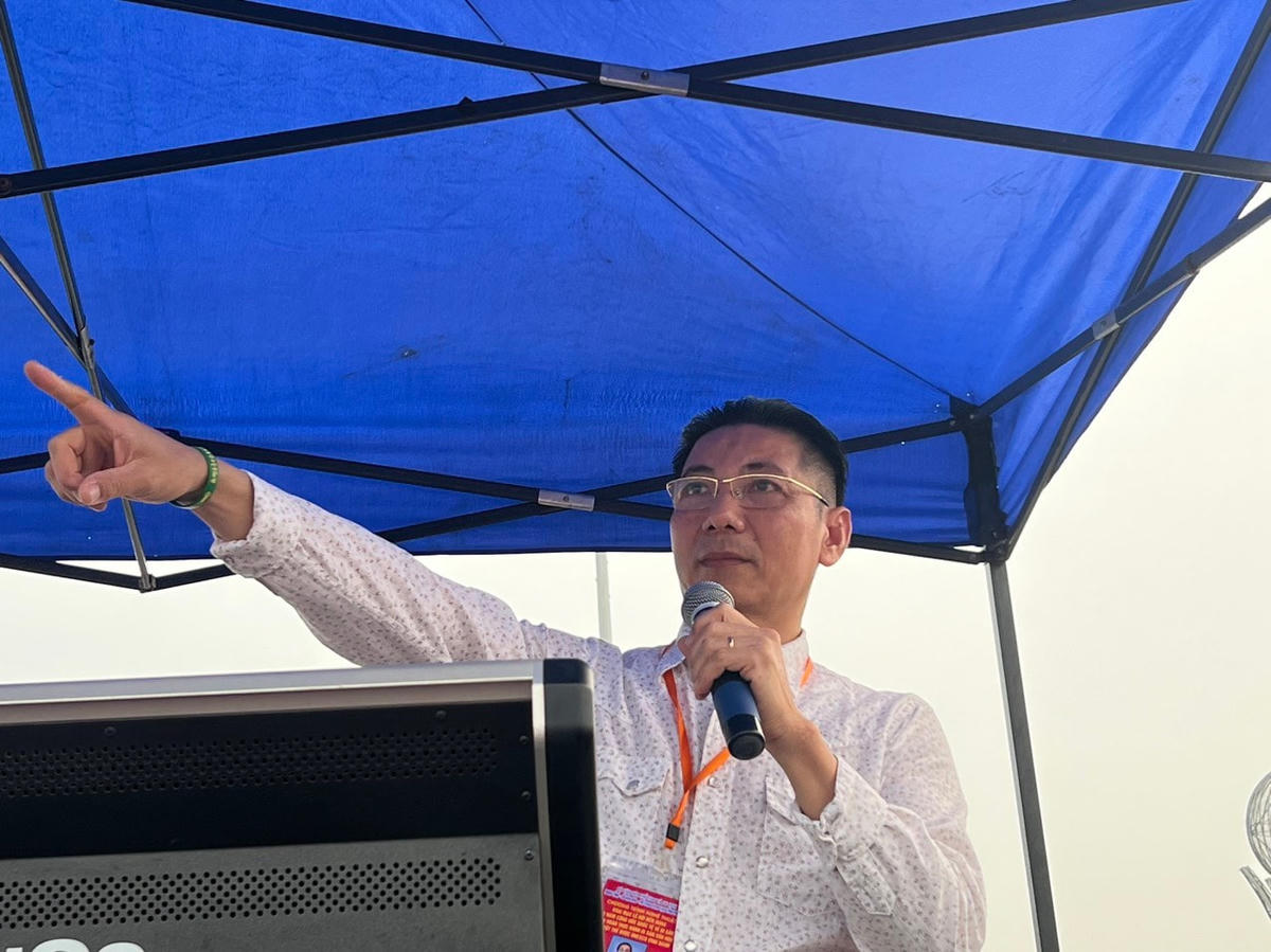 Tổng đạo diễn chương trình Lê Thế Song.