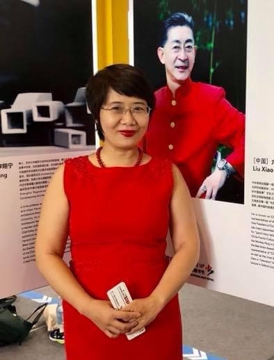 Dịch giả Nguyễn Lệ Chi.