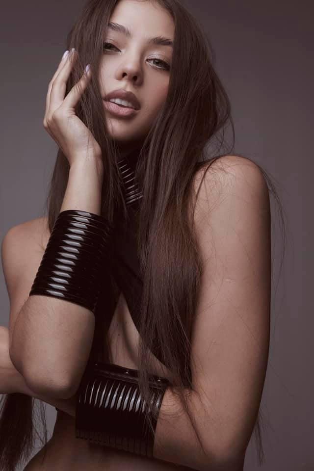 Chính vì vậy, danh tính của vợ mới cưới của thủ môn Bùi Tiến Dũng nhanh chóng được cư dân mạng xác định.