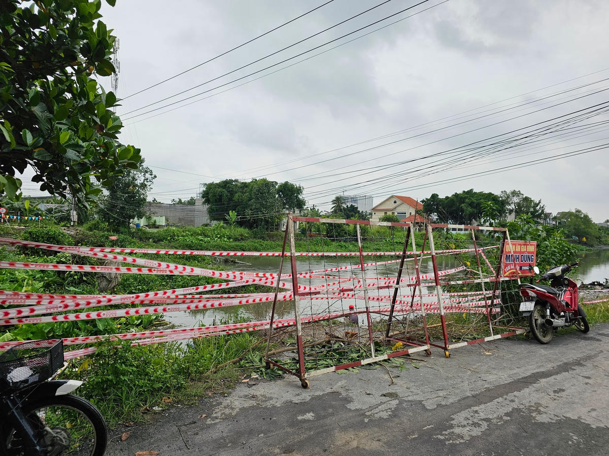 Chính quyền đã căng dây cảnh báo.