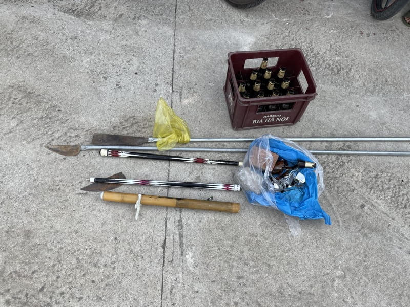 Hung khí của vụ hỗn chiến.
