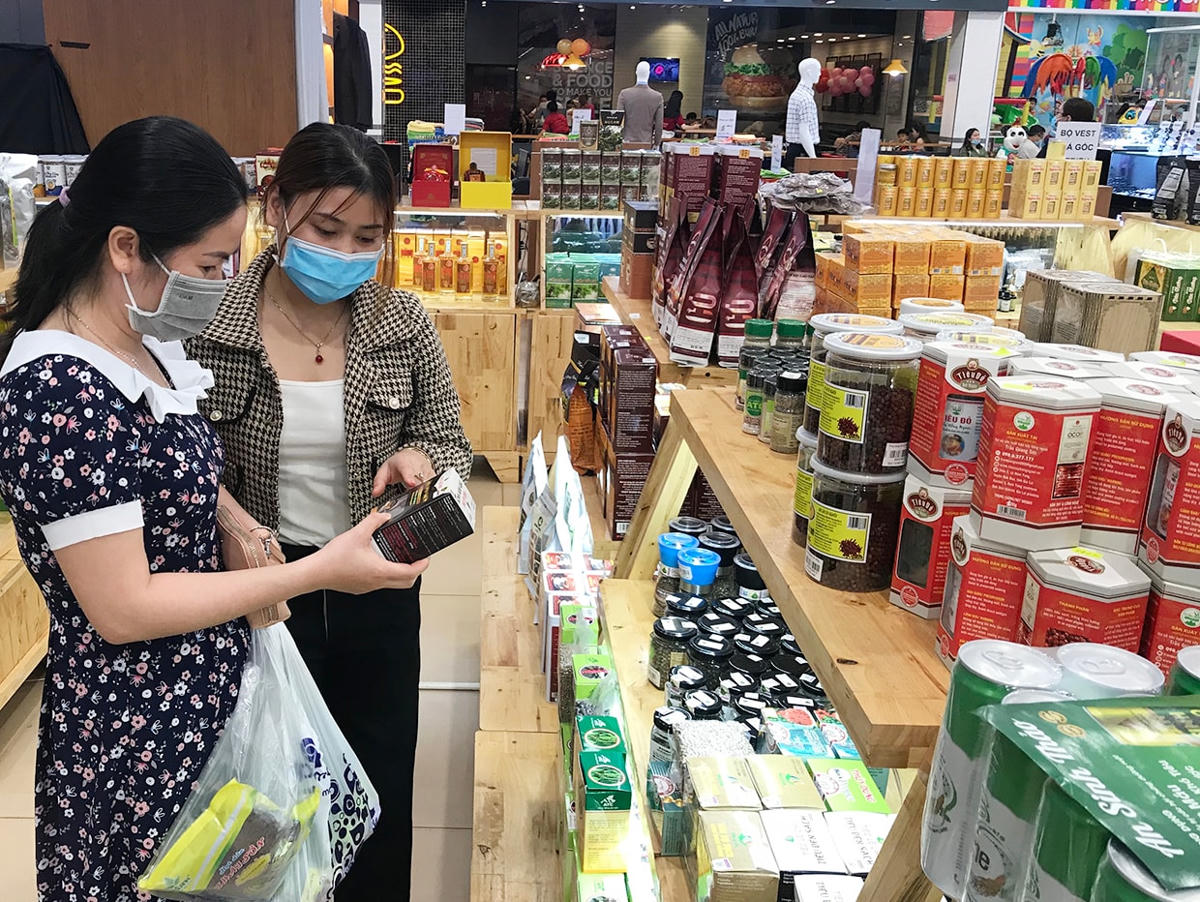 Các sản phẩm OCOP đang được các địa phương xúc tiến tiêu thụ bằng nhiều hình thức trực tuyến và truyền thống.  