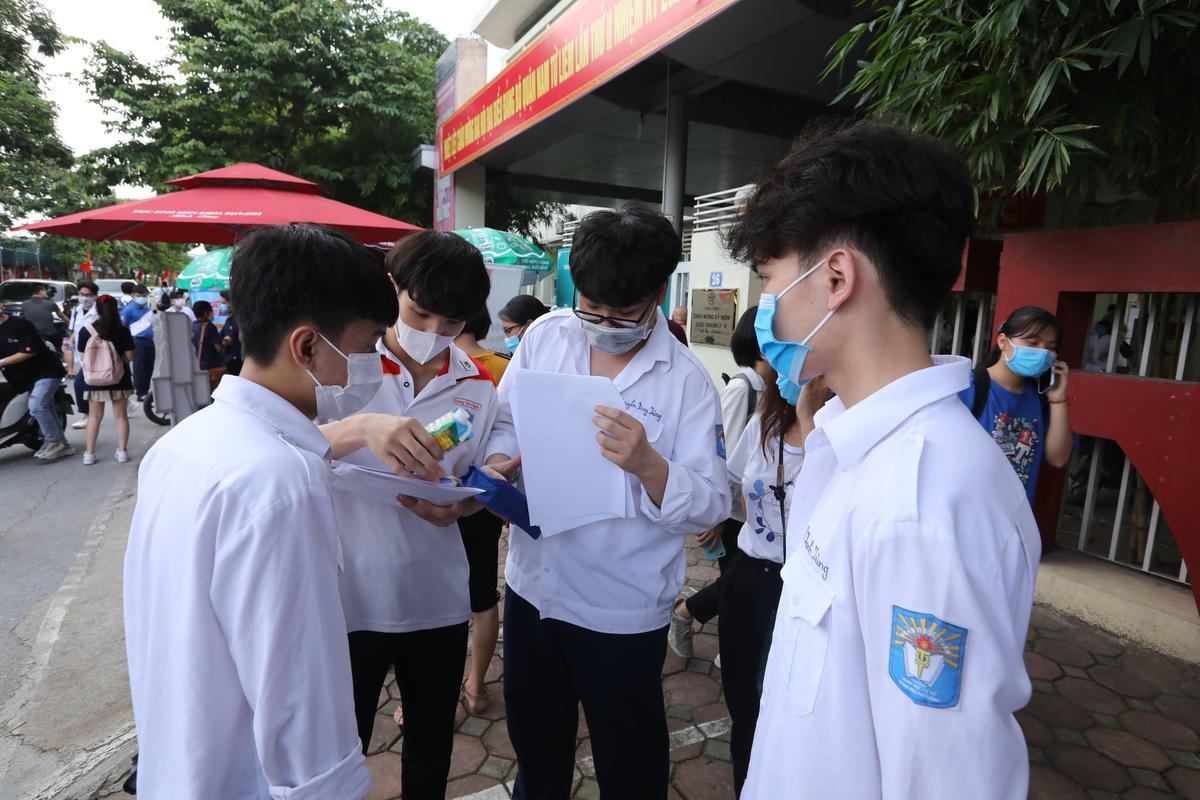 Năm nay, thí sinh lớp 12 sẽ đăng ký dự thi trực tuyến qua tài khoản là số căn cước công dân/chứng minh nhân dân hoặc mã định danh. Ảnh: Quang Vinh