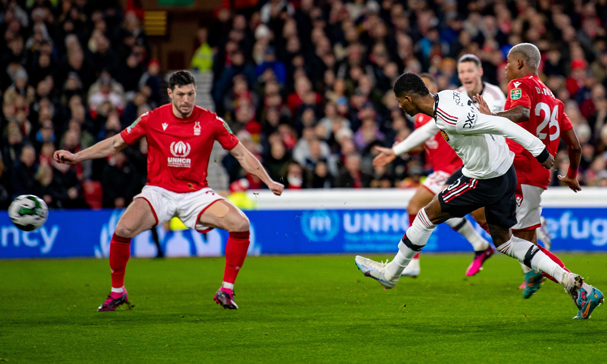 Cú sút giúp Rashford mở tỷ số. Ảnh: ManUtd