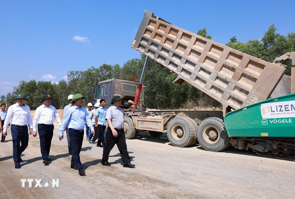 ttxvn_thu tuong kiem tra du an trong diem (3).jpg