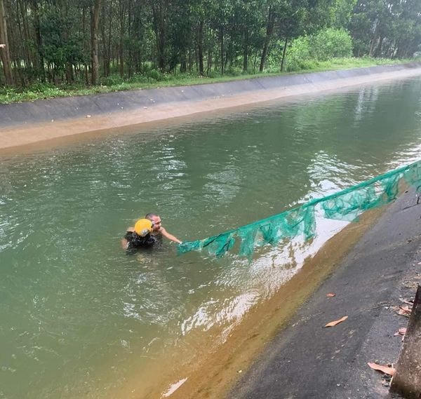 Tâp luyện kỹ năng bơi là phương pháp hiệu quả để phòng ngừa đuối nước ở trẻ em.
