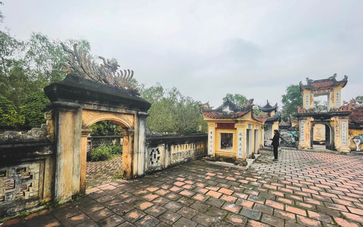 Ngày nay, đền Nen được nhiều người dân đến thắp hương trong những ngày mùng 1 âm lịch, ngày rằm. Chính quyền địa phương tổ chức lễ khai hạ - cầu an tại đền Nen vào ngày mồng 7 tháng Giêng hằng năm.