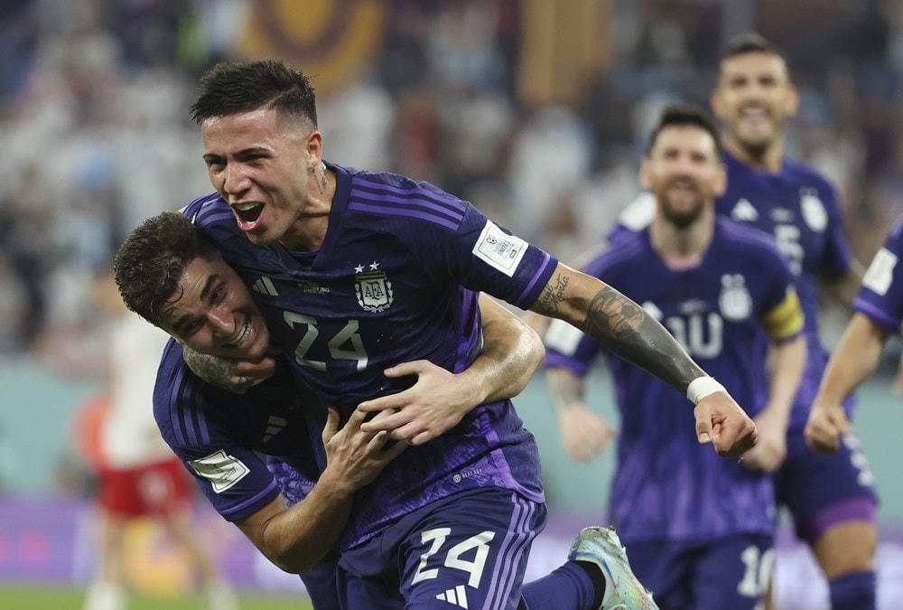 Argentina đã trở lại sau trận thua sốc Saudi Arabia bằng hai chiến thắng liên tiếp để đi tiếp ở ngôi đầu bảng C. (Nguồn: AFP).