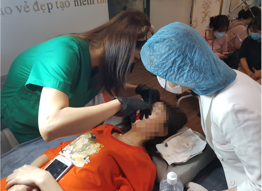 Ngành y tế TP HCM tăng cường siết các cơ sở làm đẹp.