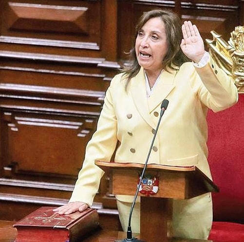Bà Dina Boluarte tuyên thệ nhậm chức Tổng thống Peru.