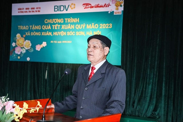 Ông Nguyễn Ngọc Lĩnh (thân nhân người có công với cách mạng ở địa phương) phát biểu. Ảnh: Quang Vinh.