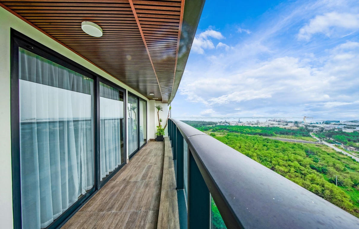 Ngay tại vườn ban công, cư dân cũng thể thưởng thức tầm view “triệu đô” hướng sông Sài Gòn.