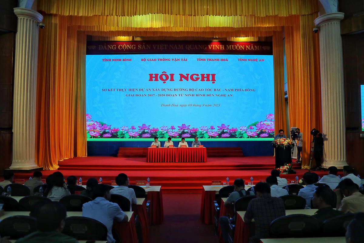 Quang cảnh hội nghị.