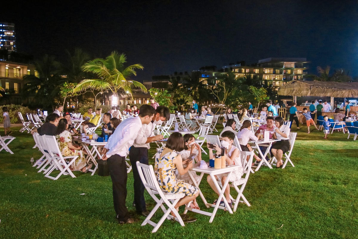 Hàng vạn du khách thích thú với kỳ nghỉ đa trải nghiệm tại resort 5 sao 