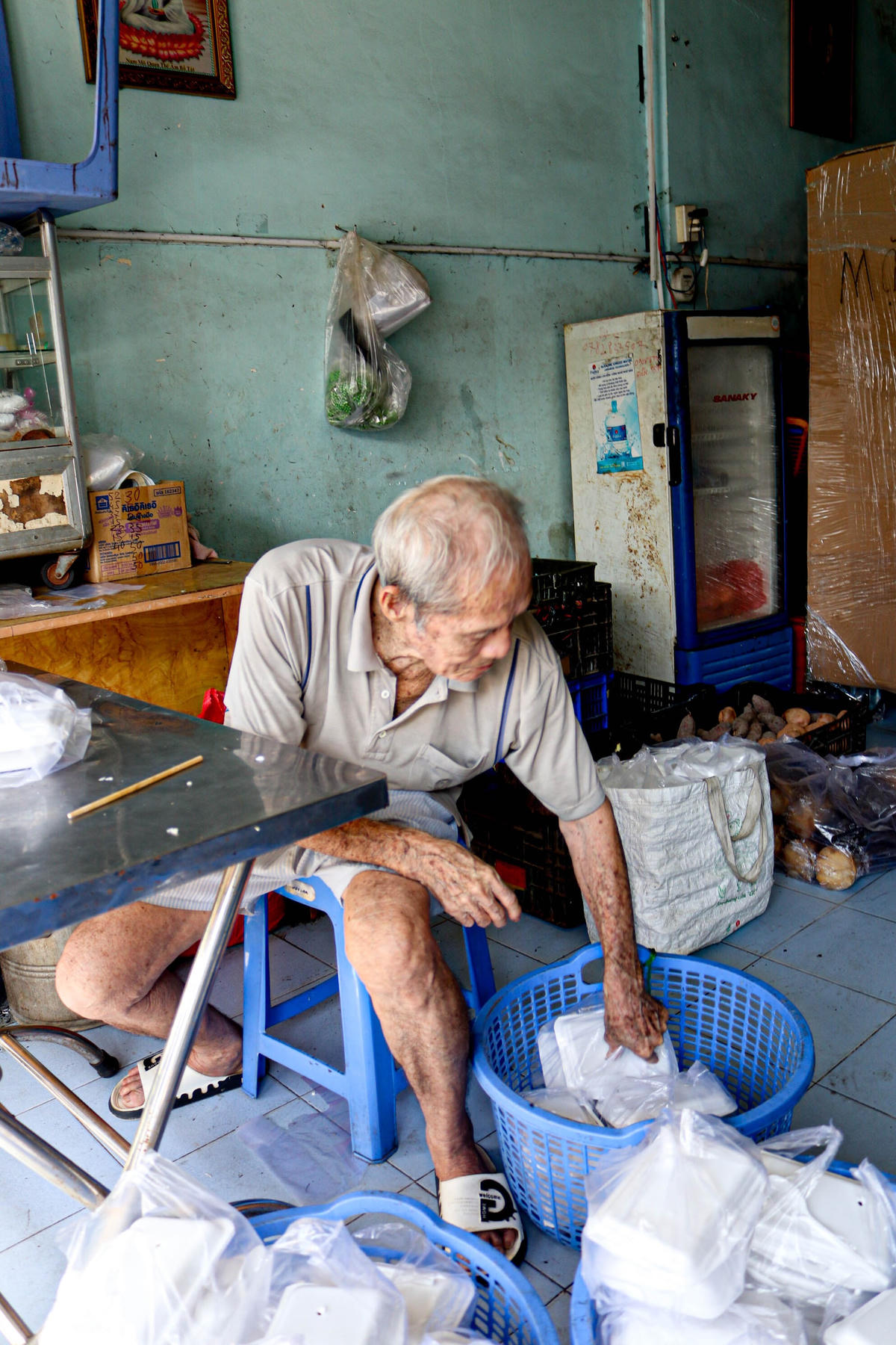 Tiệm cơm chay 0 đồng giữa TP Hồ Chí Minh của hai ông bà ngoài 70 tuổi