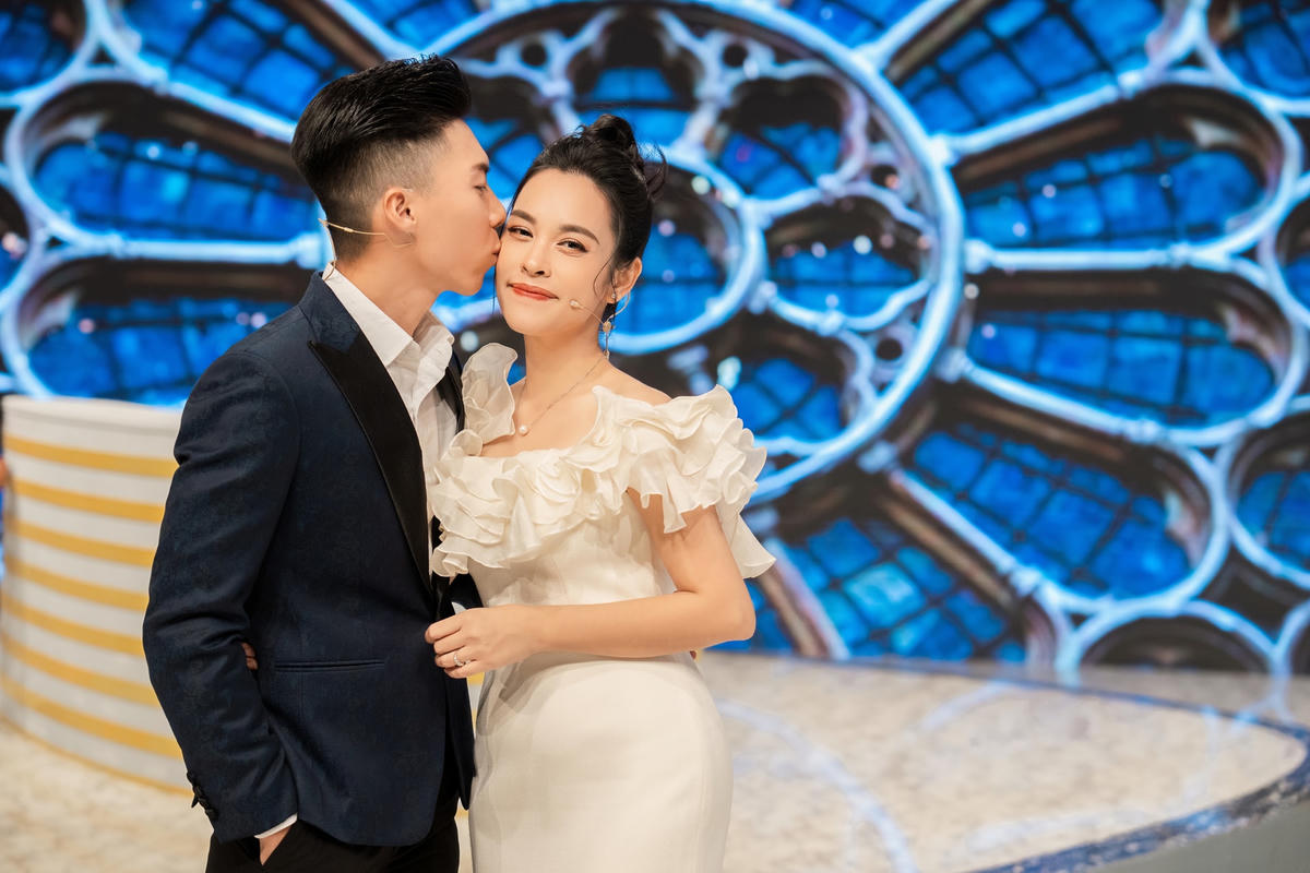 Khoảnh khắc ngọt ngào của cặp đôi khiến khán giả vô cùng ngưỡng mộ. 