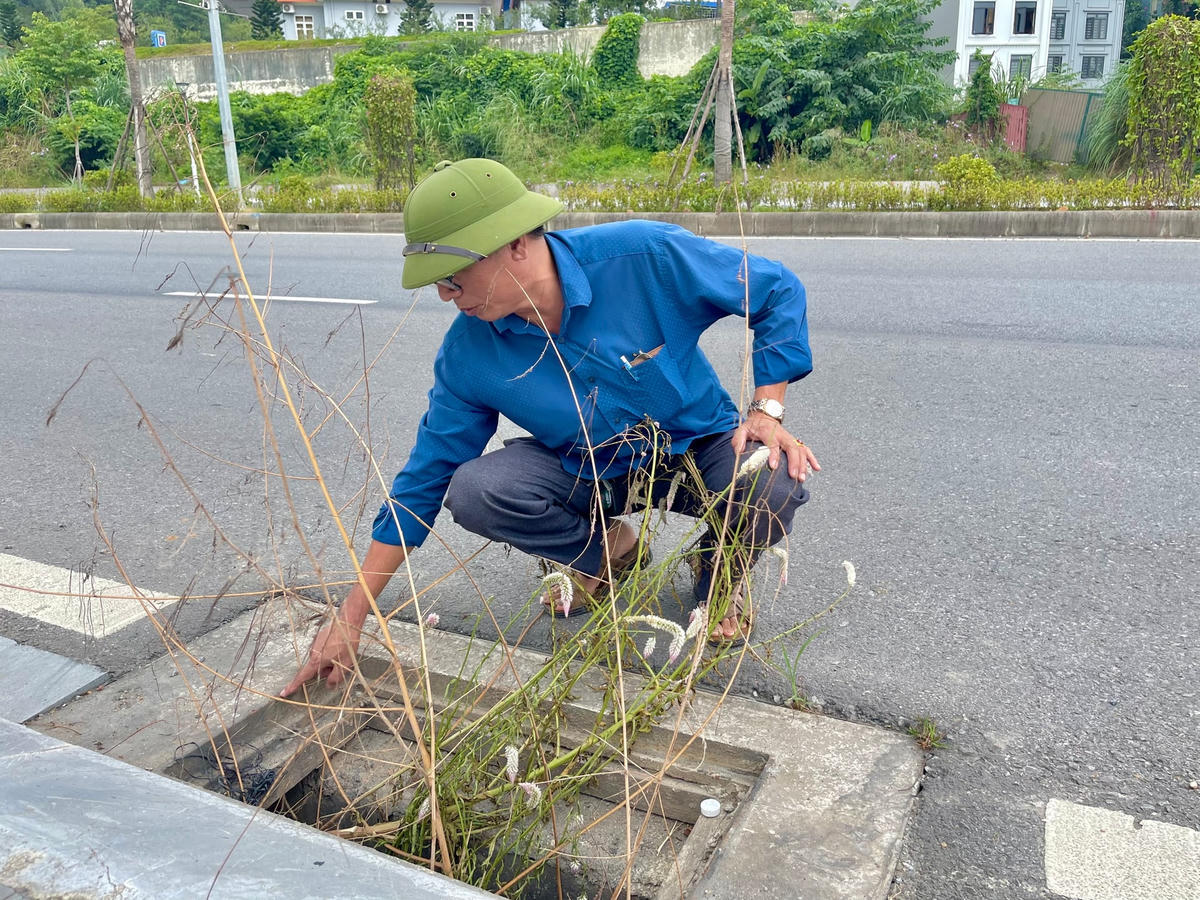 Theo ông Tiến, cần phải hàn gia cố miệng nắp hố ga chắc chắn hơn để hạn chế tình trạng mất cắp.
