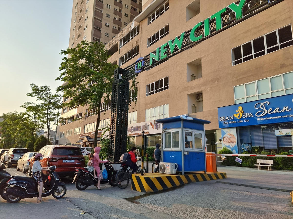 Từ năm 2020, dự án đổi tên thành chung cư THT New City, bên ngoài toà nhà (phía tiếp giáp với Quốc lộ 32) cũng khá "hiện đại".