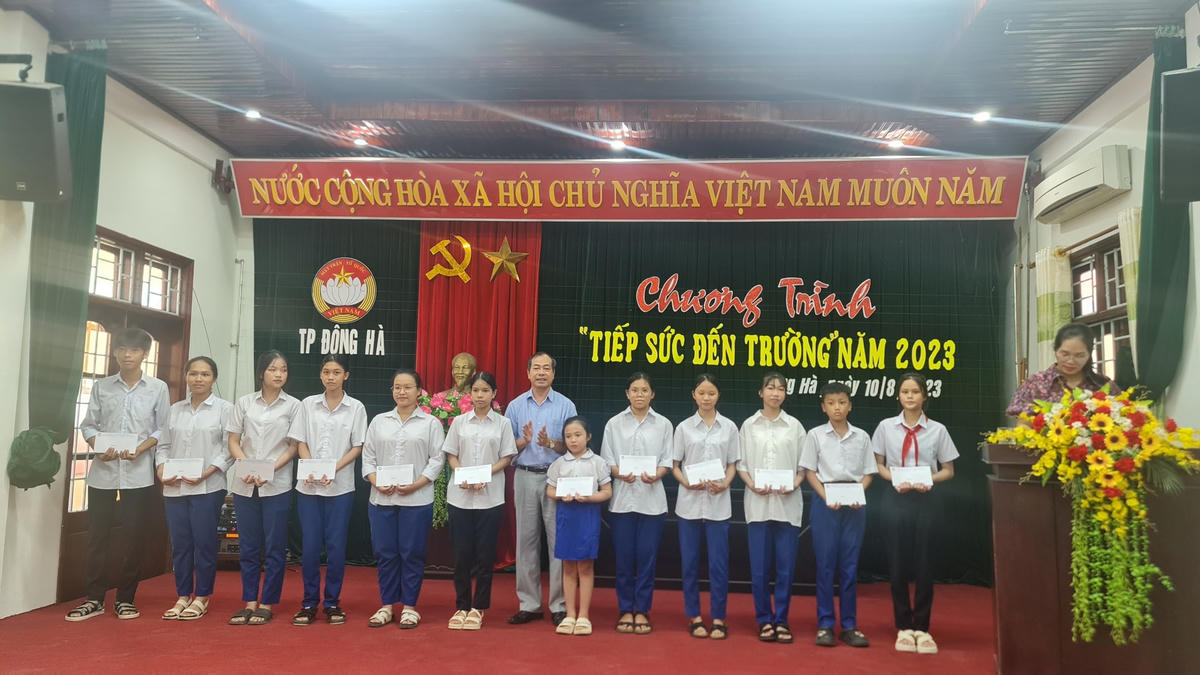 ‘Tiếp sức đến trường’ - Hoạt động thiết thực chào mừng Quốc khánh 2/9