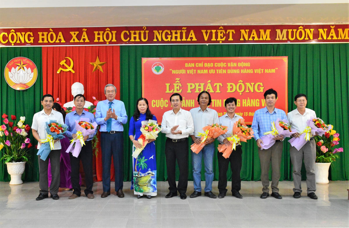 Thành lập Ban Giám khảo Cuộc thi ảnh “Tôi tin dùng hàng Việt” tỉnh Ninh Thuận.
