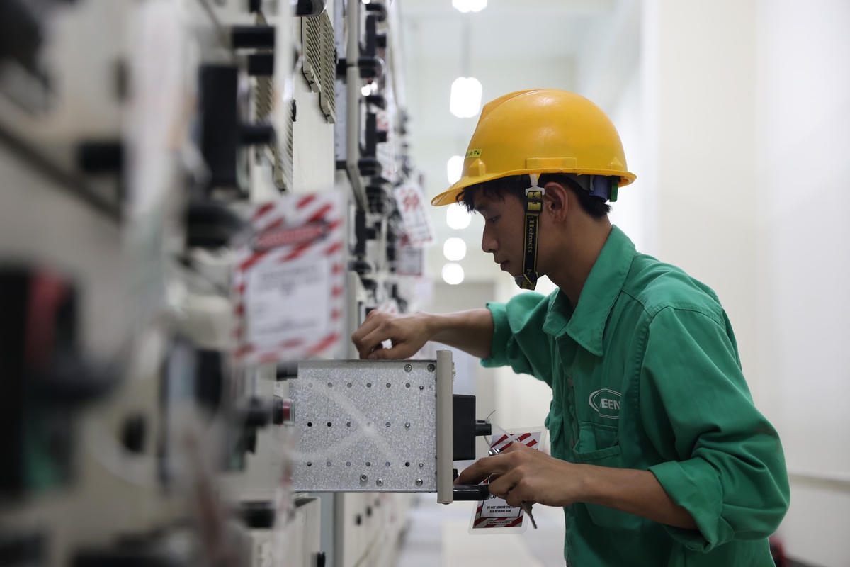 Khu vực trung tâm thiết bị điện điều khiển, cũng là trung tâm vận hành của toàn bộ nhà máy.