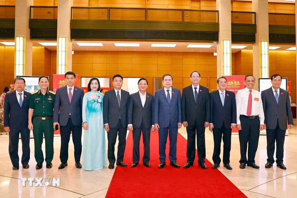 Chủ tịch Quốc hội Trần Thanh Mẫn với đại biểu dự Diễn đàn. (Ảnh: Doãn Tấn/TTXVN)