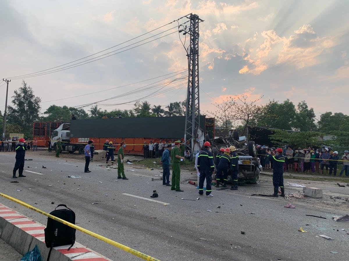 Hiện trường vụ TNGT sáng nay.