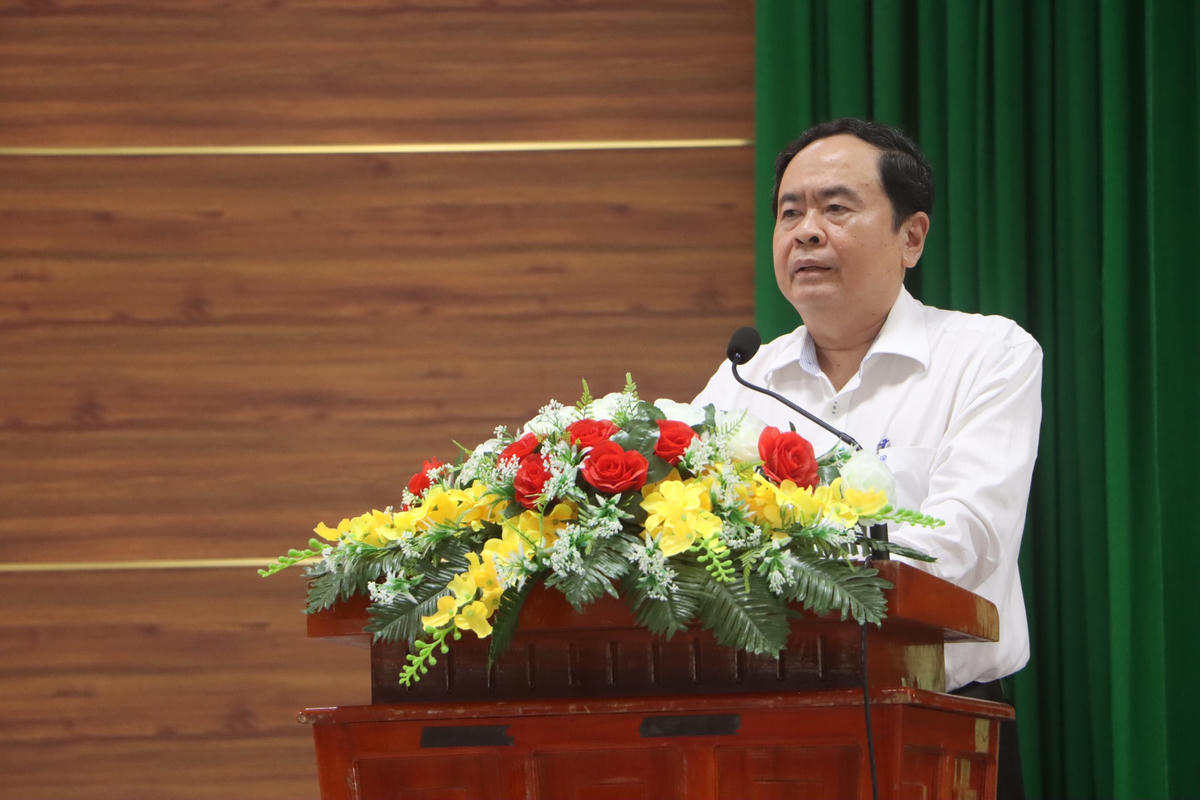 Phó Chủ tịch Thường trực Quốc Hội Trần Thanh Mẫn phát biểu tại buổi tặng quà cho công nhân, người lao động nghèo trên địa bàn tỉnh Sóc Trăng.