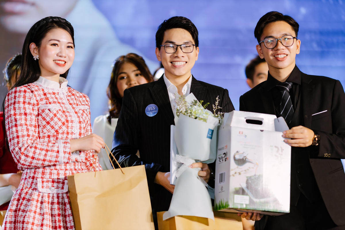 Quý quân Tiêu Khánh Sơn.
