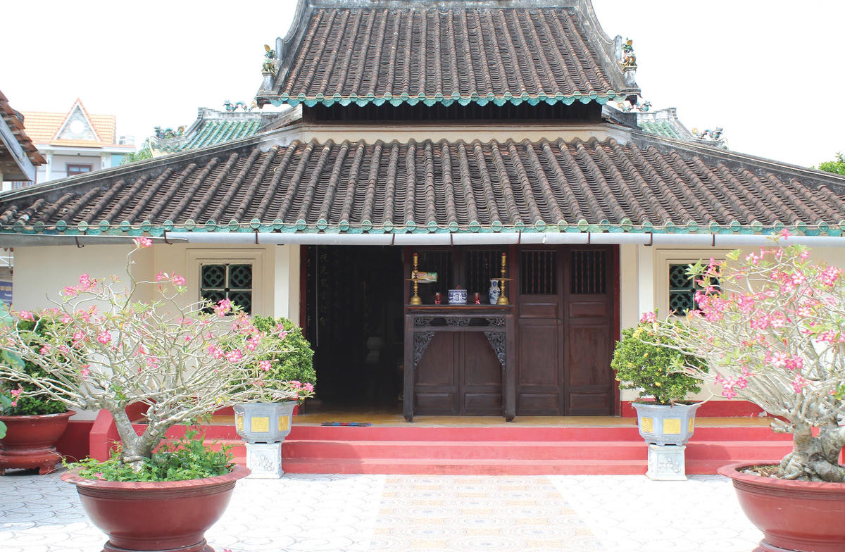 Nhà từ đường Nguyễn Huỳnh Đức ở phường Khánh Hậu.  