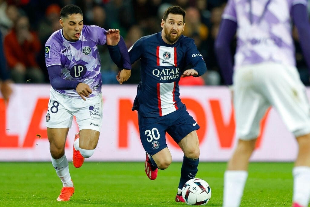 Messi tỏa sáng giúp PSG thắng ngược Toulouse. Ảnh: AP.