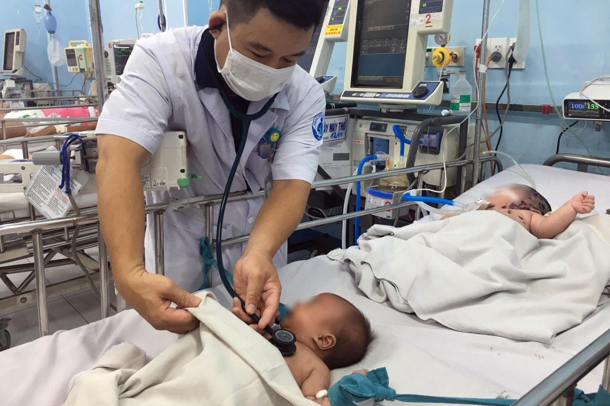 Gia tăng bệnh nhi mắc tay chân miệng tại thời điểm giao mùa.