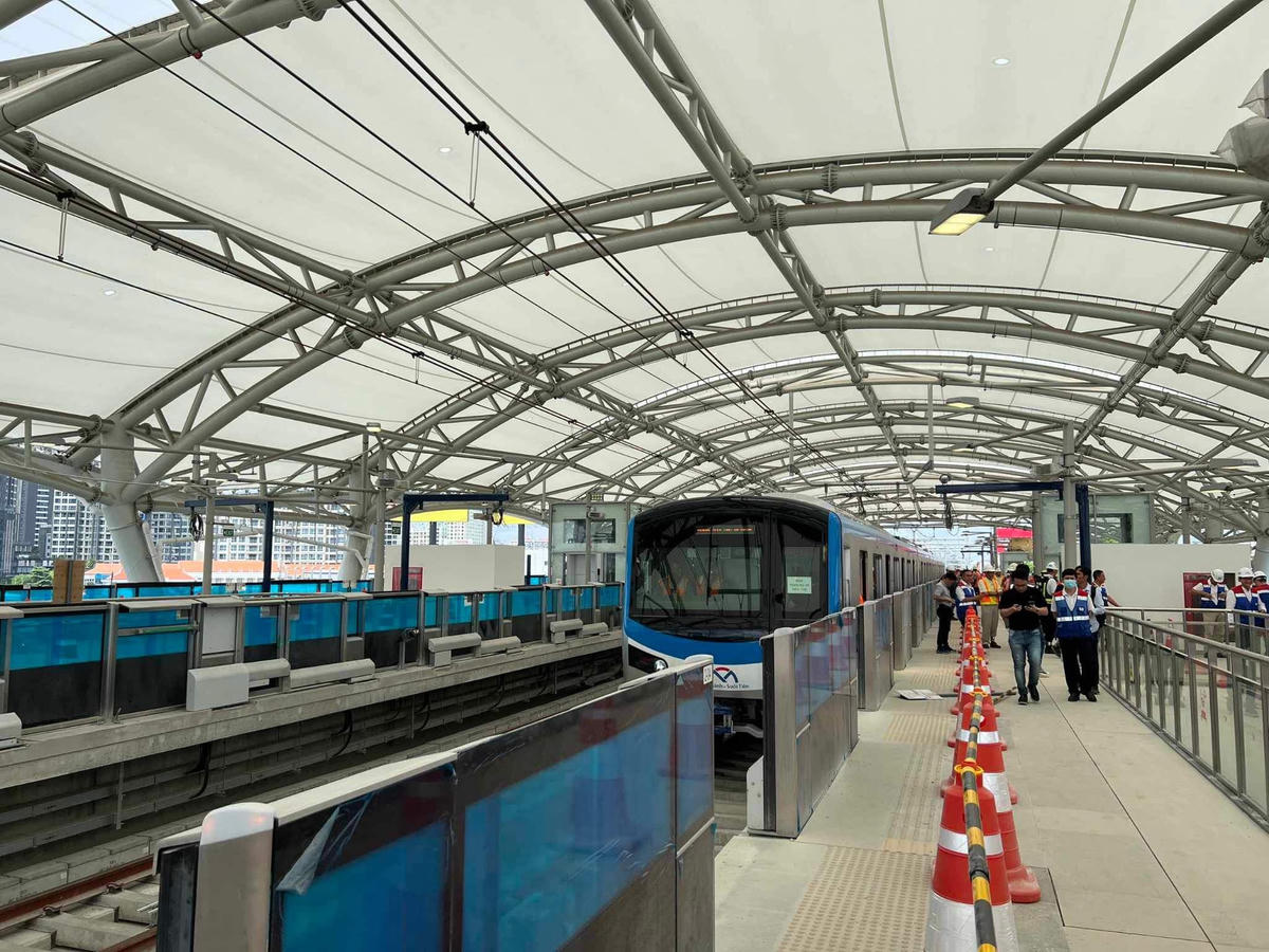 TPHCM chính thức vận hành toàn tuyến metro, đánh dấu việc cơ bản xây dựng xong hạ tầng dự án.