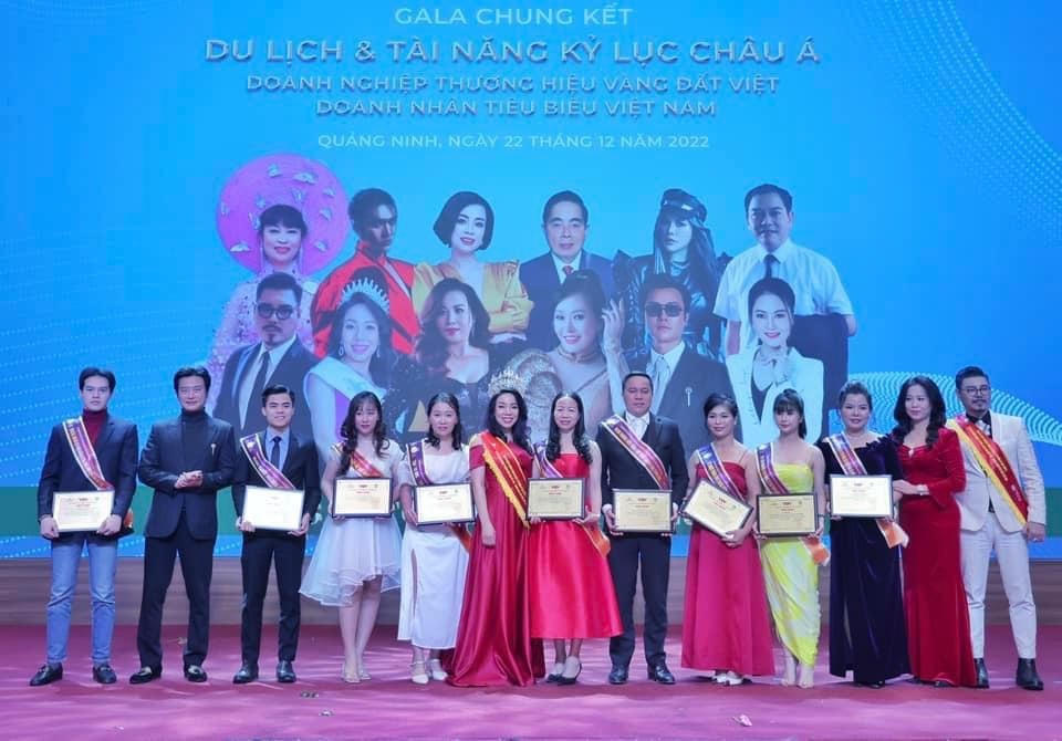 Xử phạt công ty tổ chức chương trình vinh danh 'nhà thơ thế giới' 75 triệu đồng