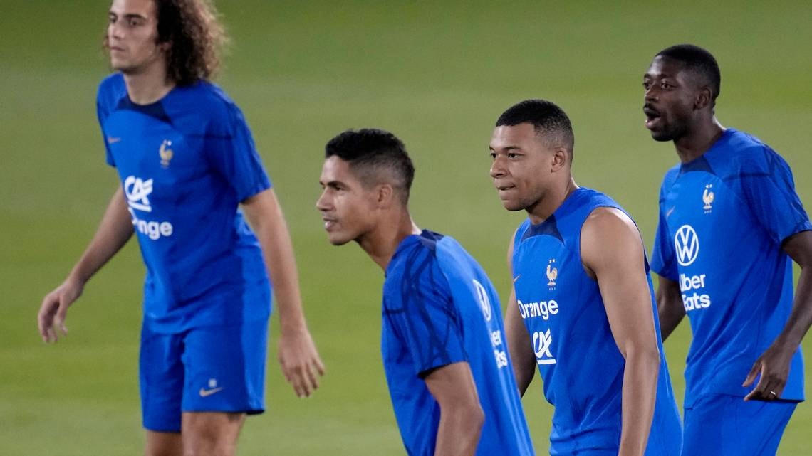 Từ trái sang: Matteo Guendouzi, Raphael Varane, Kylian Mbappe và Ousmane Dembele. Pháp sẽ chơi trận đầu tiên tại World Cup gặp Australia vào 2h ngày 23/11 giờ VN. Ảnh: AP.