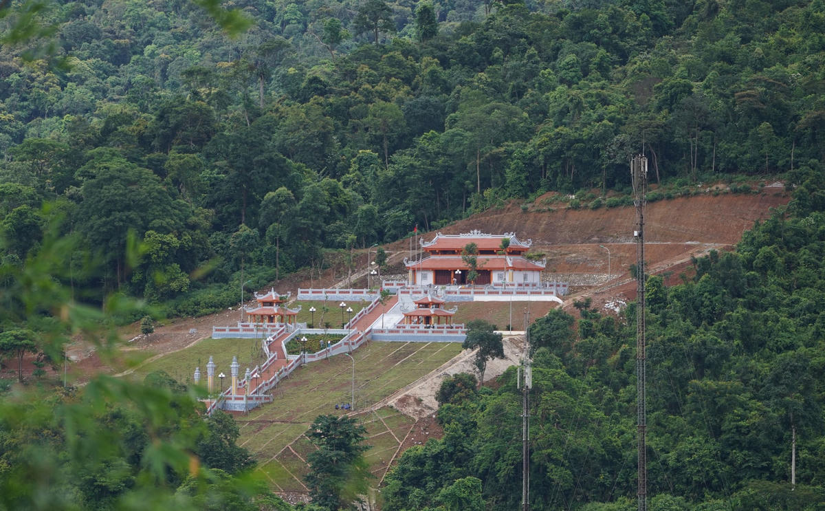 Đền tưởng niệm anh hùng liệt sĩ Trường Sơn, đường 20 Quyết Thắng, trọng điểm Cà Roòng - ATP.