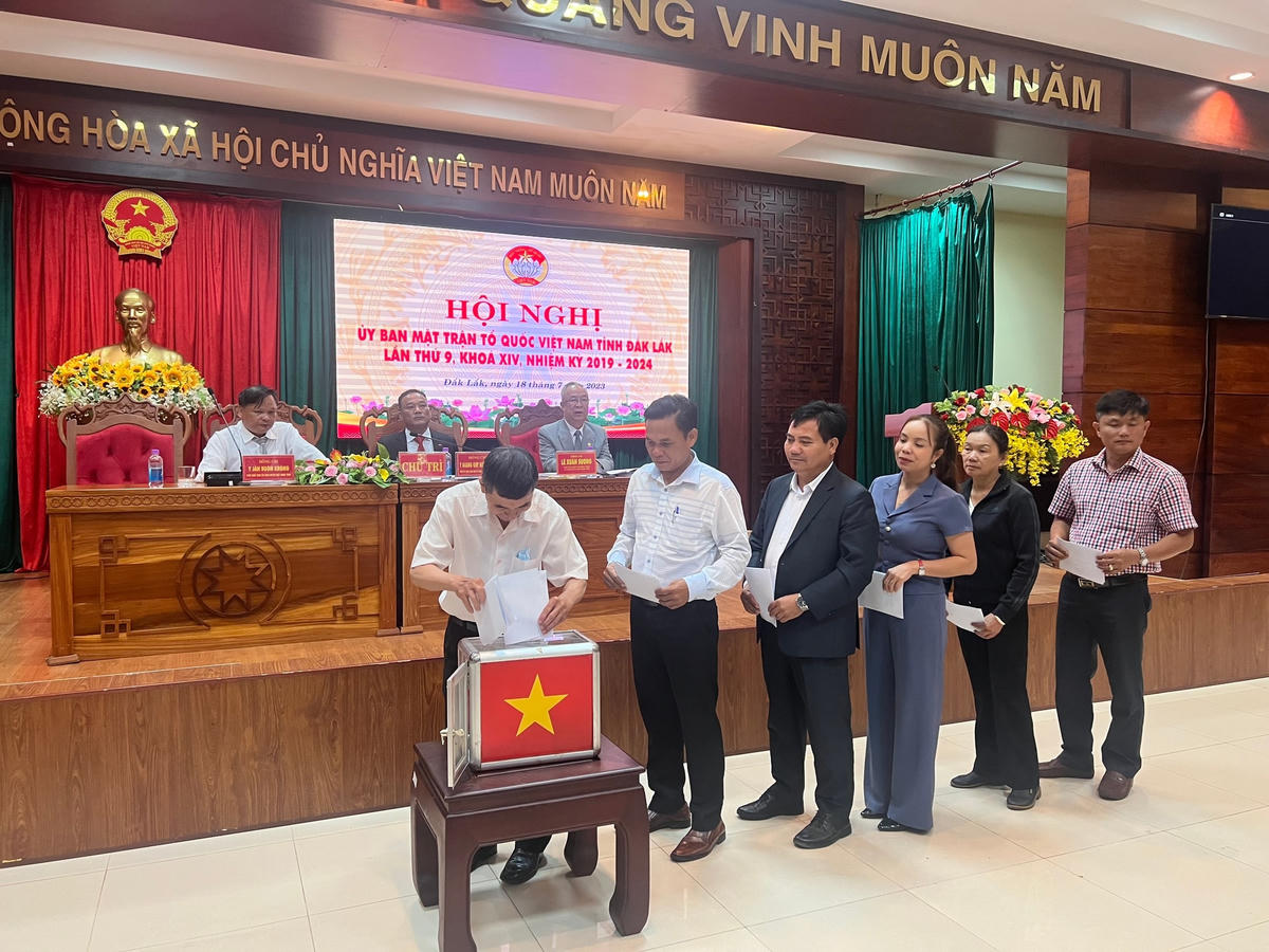 Hội nghị lấy phiếu tính nhiệm đối với Lãnh đạo Ủy ban MTTQ Việt Nam tỉnh.