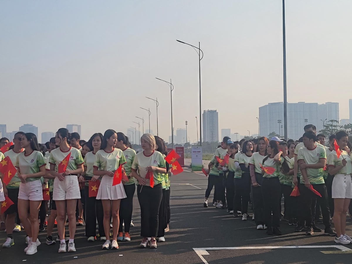 Các vận động viên tham gia chạy tại Lễ phát động.