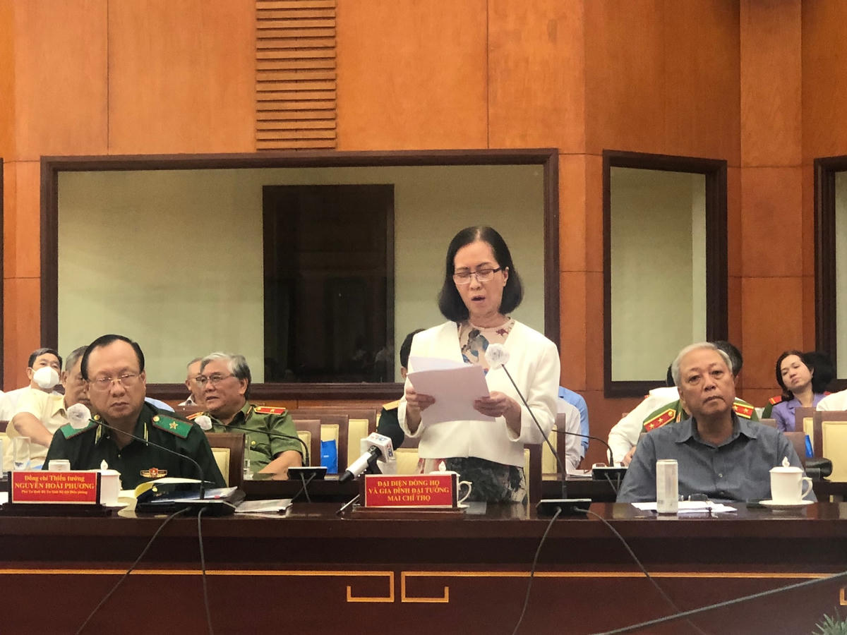 Đại diện gia đình Đại tướng Mai Chí Thọ phát biểu cảm ơn tại Hội thảo khoa học (Ảnh: Hồng Phúc).