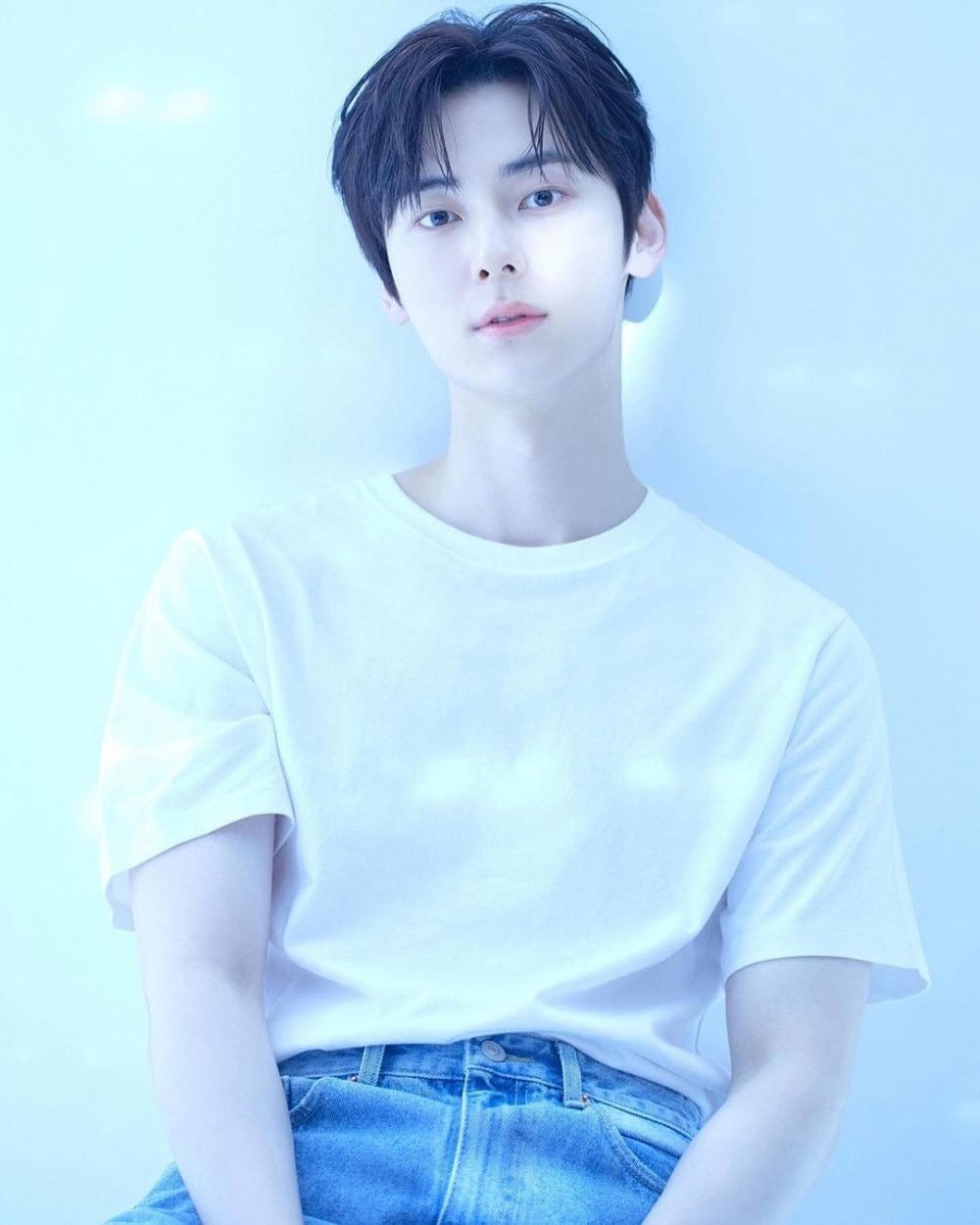 Hwang Minhyun.