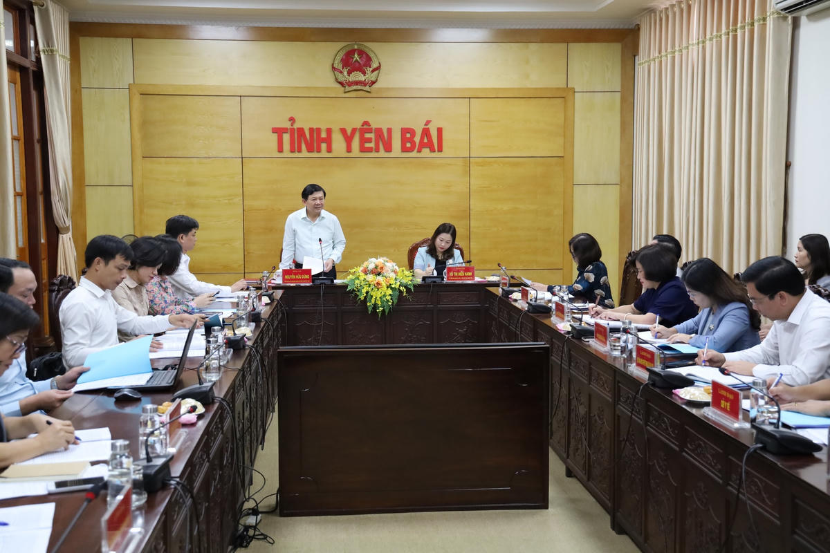 Đoàn kiểm tra của Ủy ban Quốc gia Vì sự tiến bộ của Phụ nữ Việt Nam do Phó Chủ tịch UBTƯ MTTQ Việt Nam Nguyễn Hữu Dũng làm Trưởng đoàn làm việc tại tỉnh Yên Bái.
