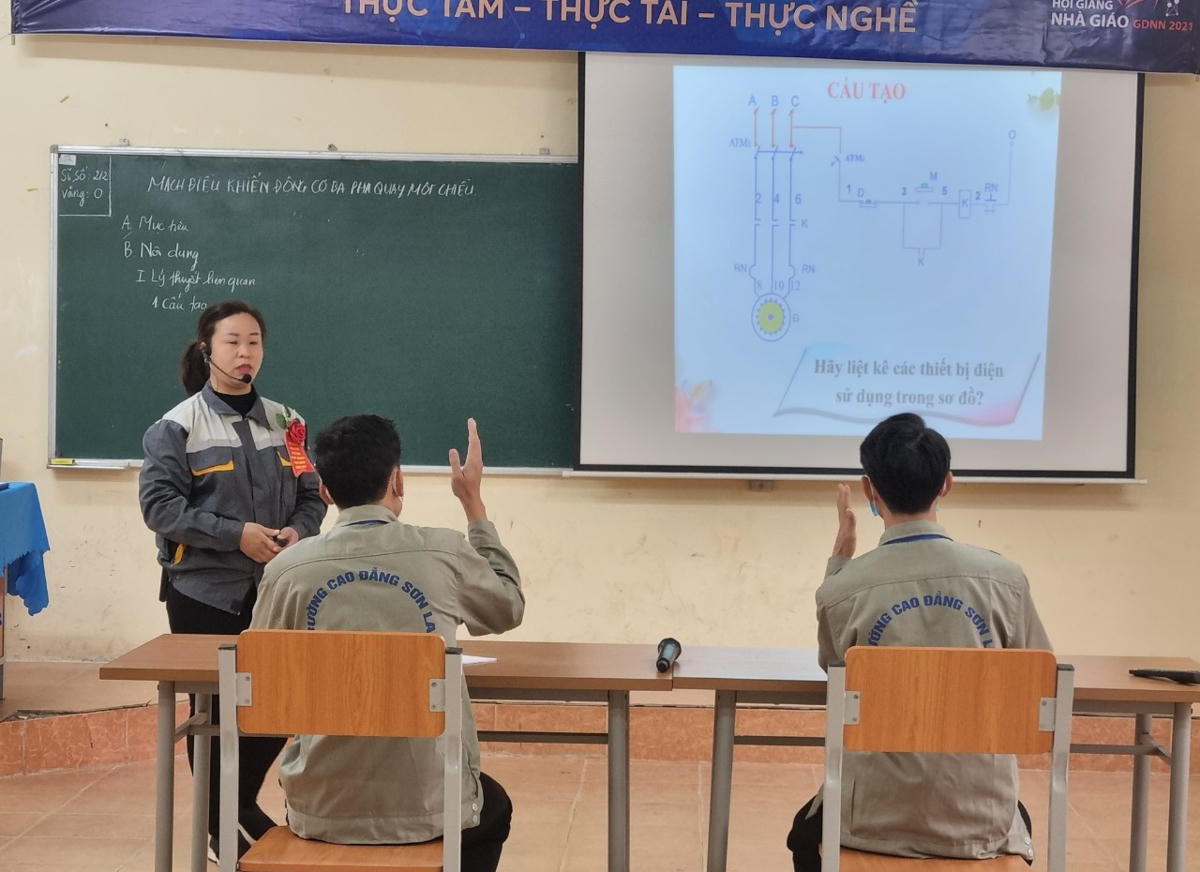 Tạo điều kiện để sinh viên trường nghề được học văn hóa. Ảnh: TL.