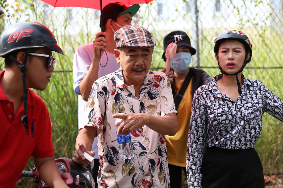 NSND Việt Anh khi tham gia series phim ngắn “Chuyện tử tế”.