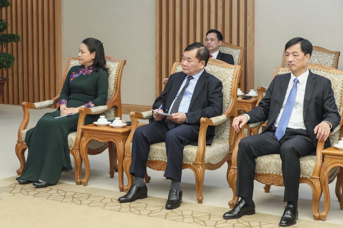 Phó Chủ tịch - Tổng Thư ký UBTƯ MTTQ Việt Nam Nguyễn Thị Thu Hà cùng các đại biểu tại buổi tiếp. Ảnh: Quang Vinh.
