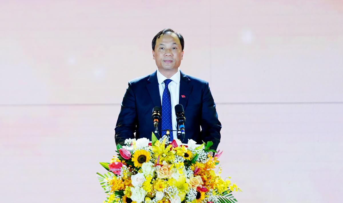 Ông Hoàng Trung Dũng, Bí thư Tỉnh ủy Hà Tĩnh phát biểu khai mạc.