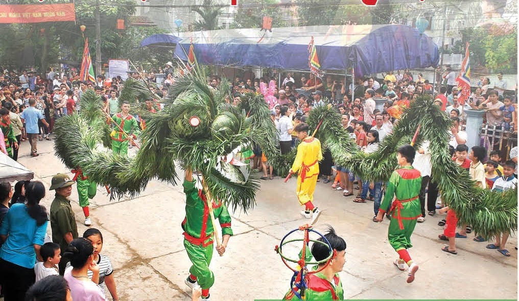 Múa rồng mây, một trong những sinh hoạt văn hóa đặc sắc tại Lễ hội Thái Bình xướng ca.