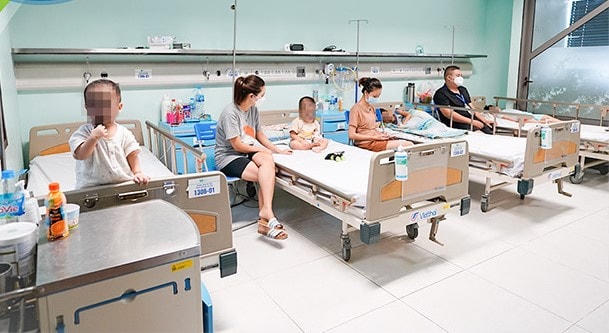 Các bệnh nhi mắc Adenovirus đang được điều trị tại Bệnh viện.